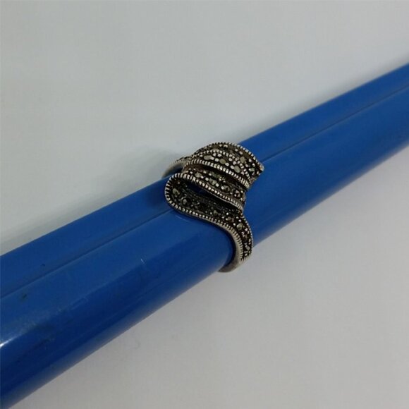 VINTAGE sterling silver and marcasites elegant statement ring - Picture 3 of 6